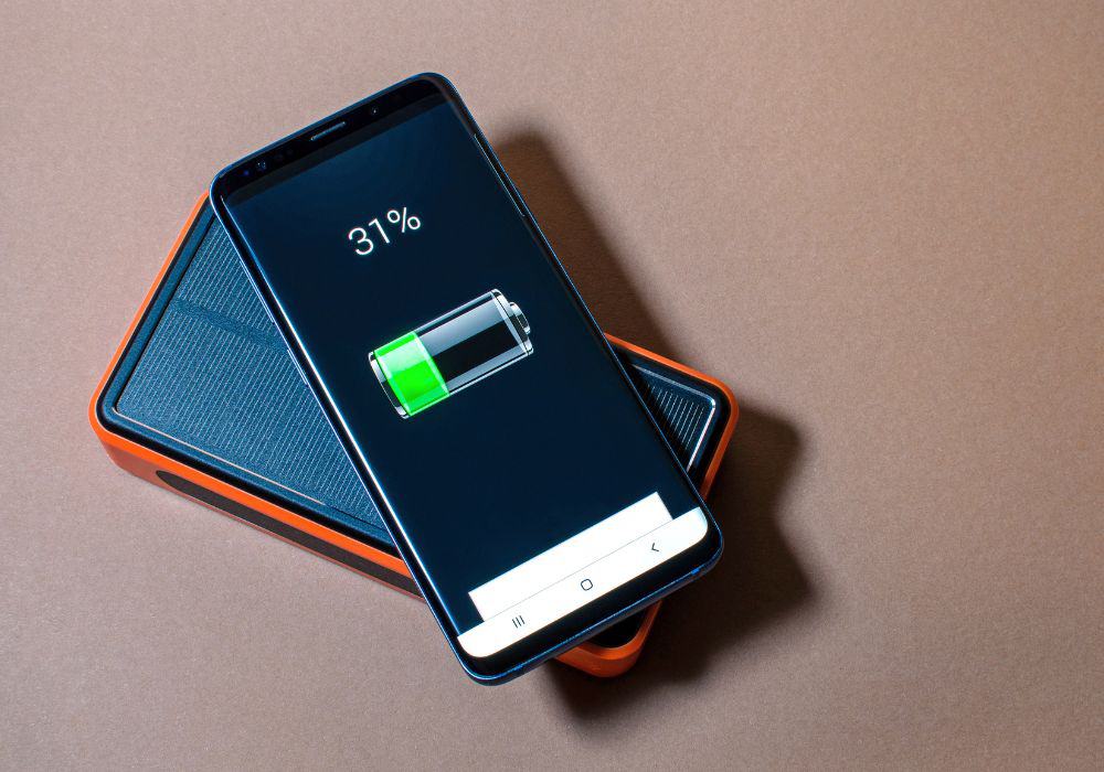 Methods You Can Use to Charge Your Cell Phone Without a Charger