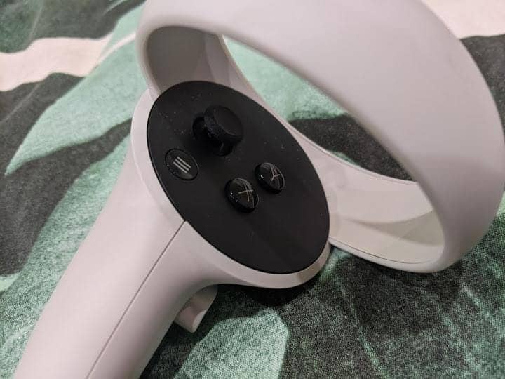 What Type of Batteries Does Oculus Quest 2 Controller Use?