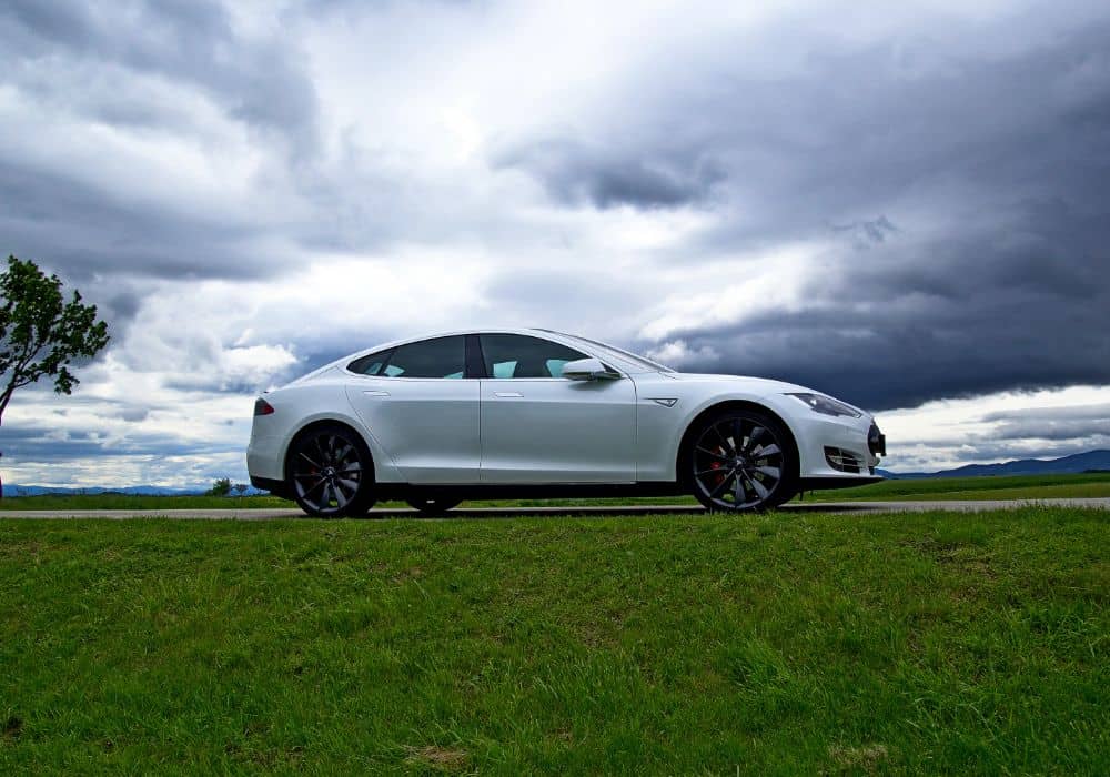 What to Do When Your Tesla Battery Runs Low