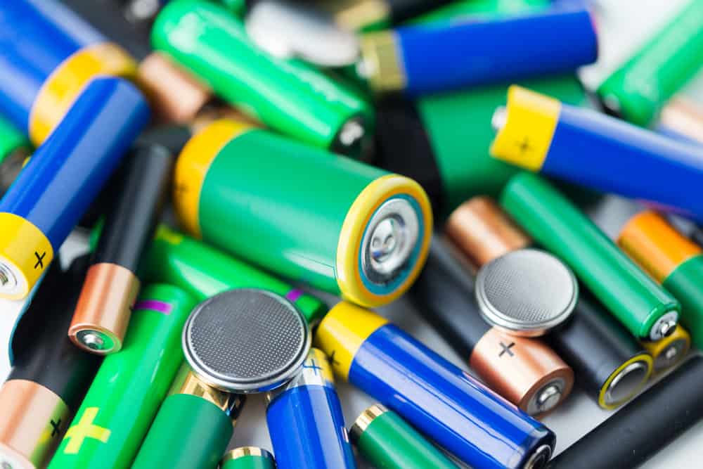 lithium battery vs regular battery