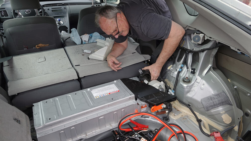 prius 12v battery cost