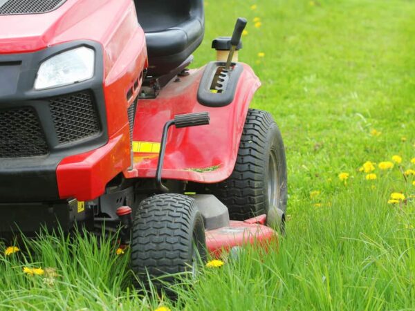 Charging a Lawn Tractor Battery (Charging Tips)